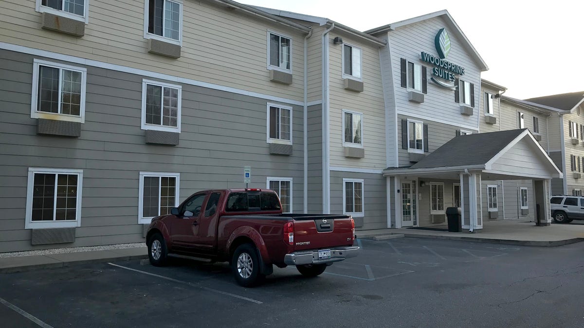 Standoff at Duncan hotel ends with man in custody