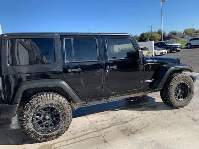 Man in custody for allegedly stealing Jeep with 2-year-old child