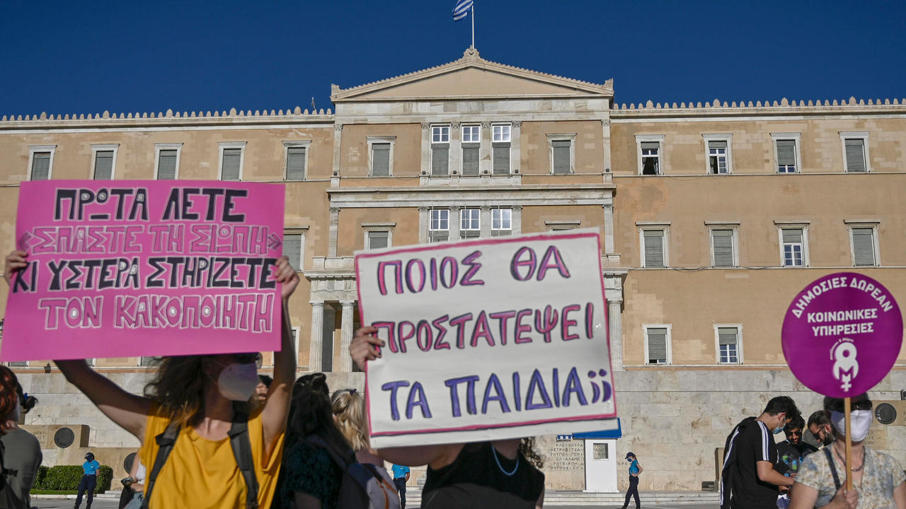Greece’s disputed joint custody law goes before parliament