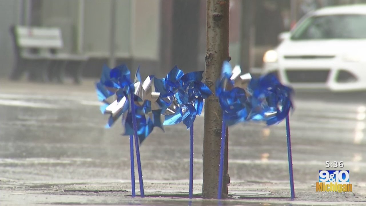 Cadillac Businesses Show Support For Child Abuse Prevention Month